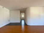 blick in den flur - Lichtdurchflutete Etagenwohnung am Stadtrand von Oldenburg